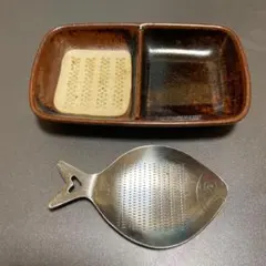 【匿名無料】陶器製おろし器 薬味皿 魚型おろし金セットのサムネイル