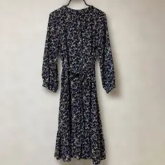 花柄ネイビー長袖ワンピース