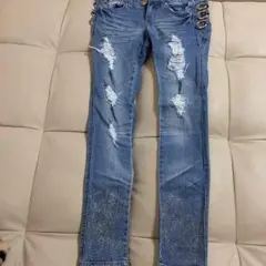 セシルマクビーラメ加工ダメージジーンズ