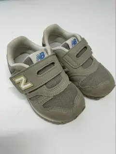 ニューバランス スニーカー 13.5cm グレージュ