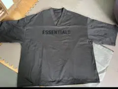 ESSENTIALS ブラック Vネック Tシャツ