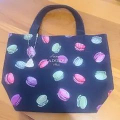 Les Merveilleuses LADUREE マカロン柄 トートバッグのサムネイル