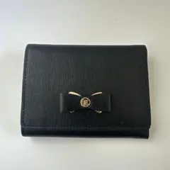 ☆ フルラ ☆ リボン付きブラック三つ折り財布