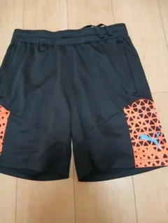 PUMA ハーフパンツ ショートパンツ ブラック オレンジのサムネイル