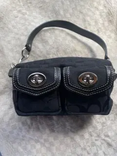 未使用 COACH アクセサリーポーチ　シグネチャー　ターンロック