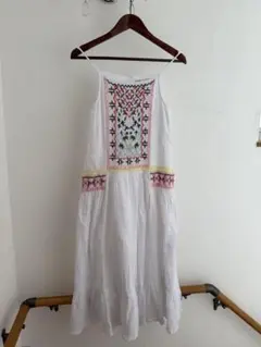 【ZARA】ノースリーブ 刺繍ワンピ