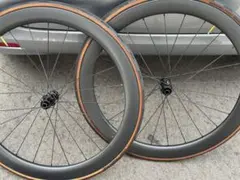 CRD-351 DT Swissハブ 35mm カーボンホイール【走行3km】 走行3km】 CRD351 35mm カーボンホイール DT Swiss - メルカリ