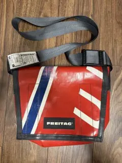 FREITAG フライターグ ショルダーバッグ メッセンジャーバッグ 赤のサムネイル