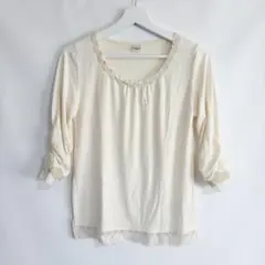 axes femme 七分袖レース付きデザインカットソー　アイボリー　Mサイズ