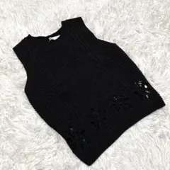 ZARA ベスト　ニット　サイズＳ　手編み風　花柄　ブラック　ビスチェ