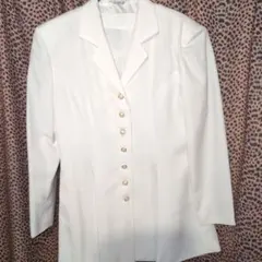 ホワイトジャケット パールボタン付き