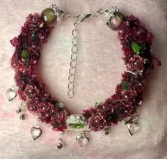 【現品限り】深紅色の花モチーフ クリスマスカラーのブレスレット