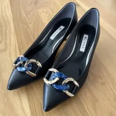 DIANA ブラック革 ポインテッドトゥパンプス 23.5cm マーブルチェーン