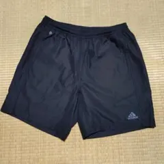 adidas 黒 ショートパンツ