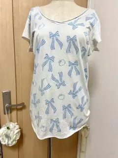 ハローキティー　リボン　laブランド背中開きTシャツ　パブリックライブラリーのサムネイル