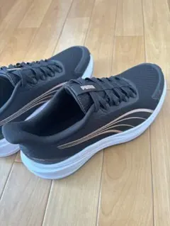 PUMA レディース スニーカー ブラック　24.5cm 最終 早い者勝ち！のサムネイル