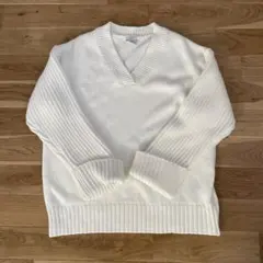Spick and Span ホワイト Vネックニットセーター