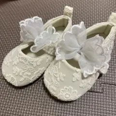 (美品)ホワイト花柄刺繍リボンベビーシューズ 13