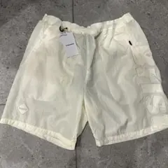 ✨極美品✨　今週限定価格❗️　Bristol ホワイトショートパンツ ✨極美品✨ 今週限定価格❗️ Bristol ホワイトショートパンツ - メルカリ