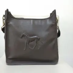 【週末限定お値下げ！】通勤・通学　男性にも！イアパピヨネ　馬ショルダーバッグ