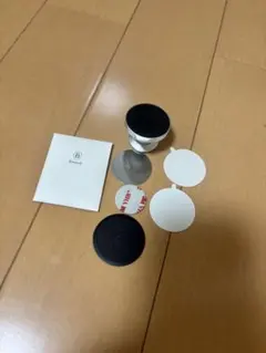 ✨Baseus マグネット式スマホスタンド✨