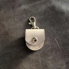 【ヌメ革】 手縫いのキーホルダー 【ハンドメイド】 ナチュラル