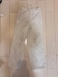 ベージュ・白　パンツ 春夏用