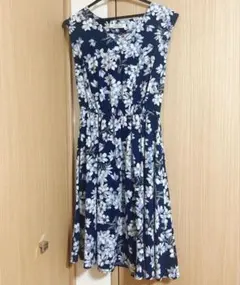 archives アルシーヴ　ネイビー 花柄 ノースリーブ ワンピースのサムネイル