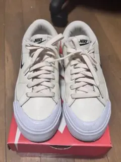 NIKE スニーカー 厚底 ベージュ