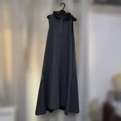 ノースリーブAラインロングワンピース ダークグレー ヴェロフォンナ パーカー付き