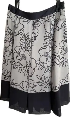 TO BE CHIC フラワープリント フレアスカート サイズ40(9号)