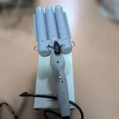 【良品】3COINS 3連バレルヘアアイロン　ウェーブヘア