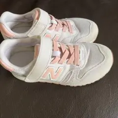 New Balance キッズ スニーカー パープル　18センチのサムネイル
