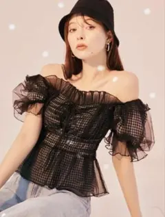 snidel オフショルギャザーブラウス