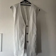 GU ホワイト ジレ　ベスト