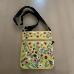 新品未使用　花柄刺繍ショルダーバッグ イエロー　ポシェット　サコッシュ