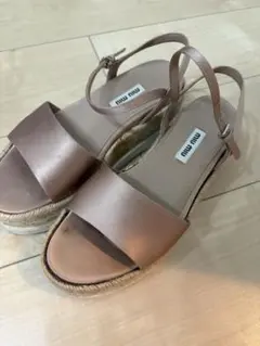 MIUMIUサンダルのサムネイル