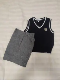 黒ベスト グレーチェック柄 ショートパンツ セット　サイズ100