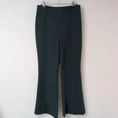 GU【L】フレアパンツ　センタープレス　無地　カジュアル　グリーン
