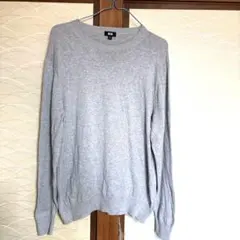 ユニクロのグレー 長袖 ニット、期間限定品