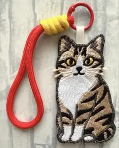 キジトラ猫ちゃんの編みぐるみキーホルダー(B) - メルカリ