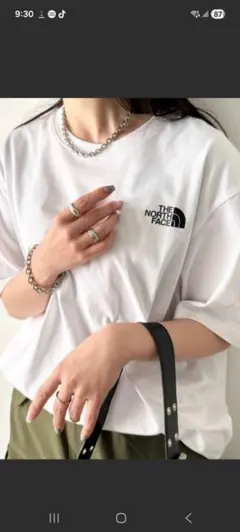 THE NORTH FACE Tシャツ ホワイトのサムネイル