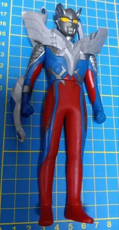 ウルトラマン ソフビ フィギュア ウルティメイトゼロ