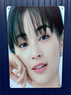 女優 看板 広瀬すずさん② (※在庫整理2枚ある為1080円にいたします)のサムネイル