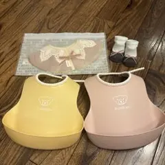 BABYBJÖRN お食事エプロン 2個セット　スタイ　靴下