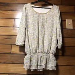 【美品】✨プーラフリーム✨花柄シフォンブラウス裾フリルのサムネイル