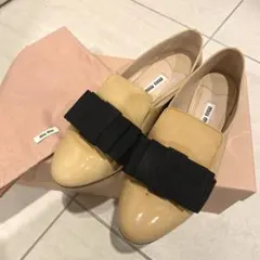 miumiu ミュウミュウ フラットシューズ パンプス ローファー リボンのサムネイル