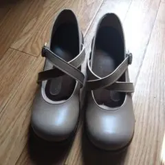 リゲッタ　Sサイズ　ベージュ ストラップ付きパンプス