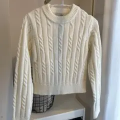 GYDA ジェイダアイボリー ケーブルニット セーター