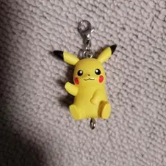 ポケモン ピカチュウ ストラップ チャーム - メルカリ